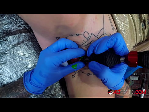 ❤️ Sully Savage, une chaudasse extrêmement tatouée, s'est fait tatouer le clitoris. ❤️❌ Vidéo de baise at us fr.mumsp.ru  ﹏